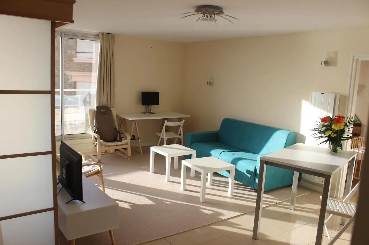 Residence Le Crystal Dinard Plage 0*,