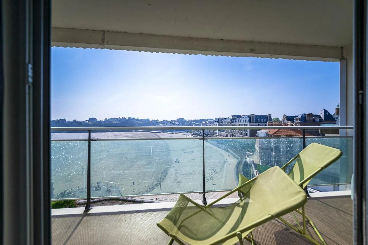 Residence Le Crystal Dinard Plage 0*,  فرنسا