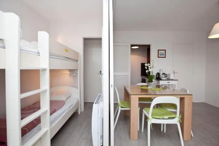 Residence Le Crystal Dinard Plage 0*,