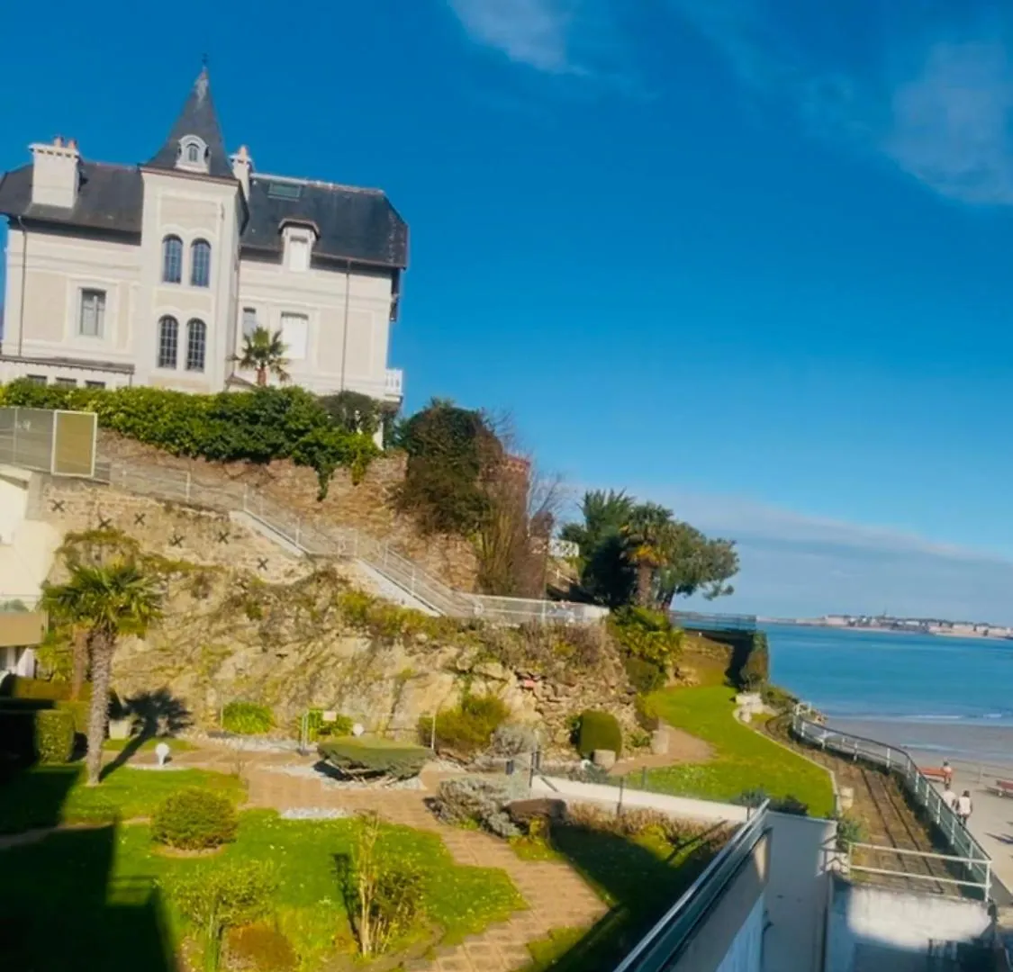 Residence Le Crystal Dinard Plage 0*,  فرنسا